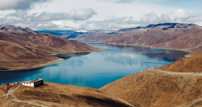 Day 4: Lhasa-Yamdroktso-Shigatse. (380km, about 8 hours’ driving) photo